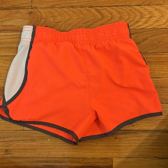 Girls Reebok sports shorts. - Picture 2 of 4